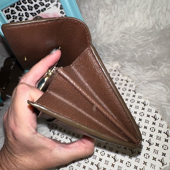 Sarah Wallet - Picture 6 of 11